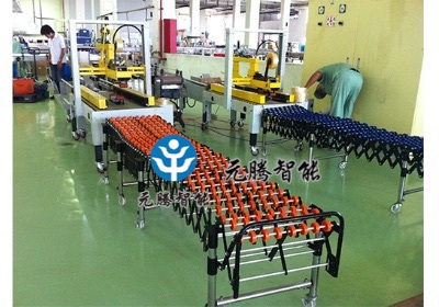 伸縮福來(lái)輪輸送機(jī)