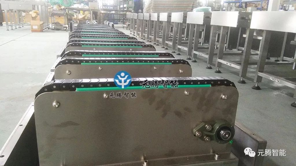 準備發(fā)貨中的移載機